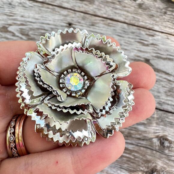 Vintage Jewelry Silver Tone Flower Brooch Pin - Picture 2 of 3